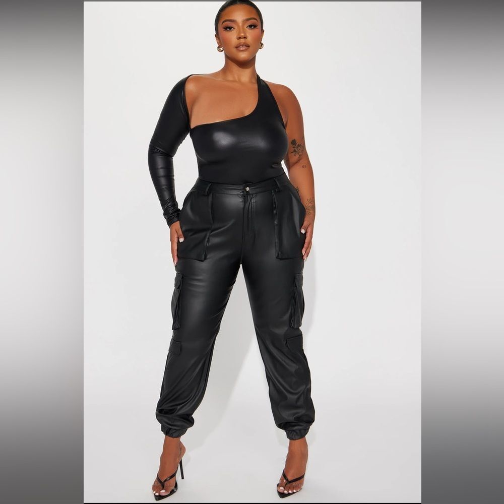 Fashion Nova Black Faux Leather Cargo Joggers Size 2X